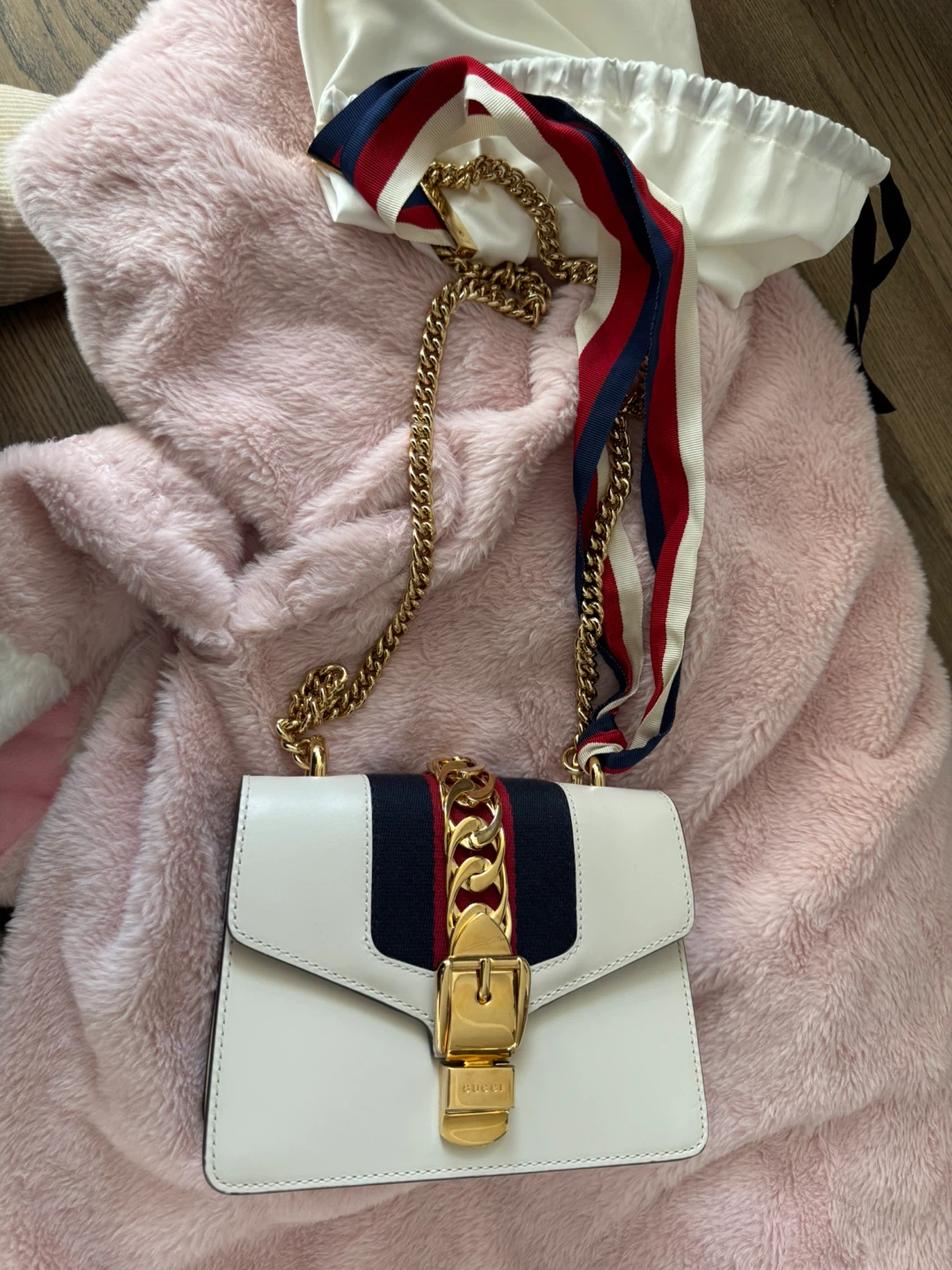 Authentic Gucci Sylvie Small Shoulder Bag - photo 3