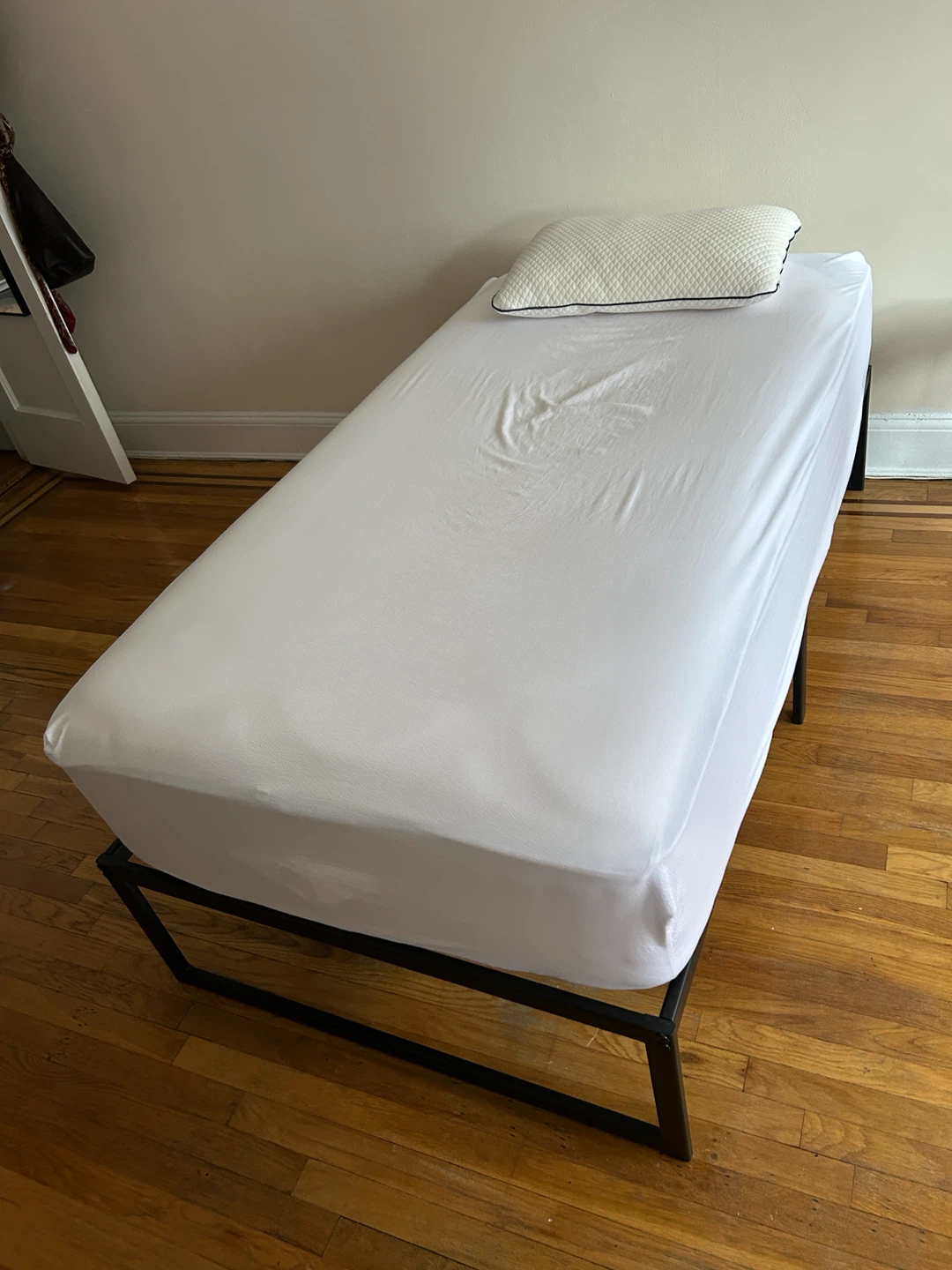 Twin Size DreamCloud Classic Hybrid Mattress