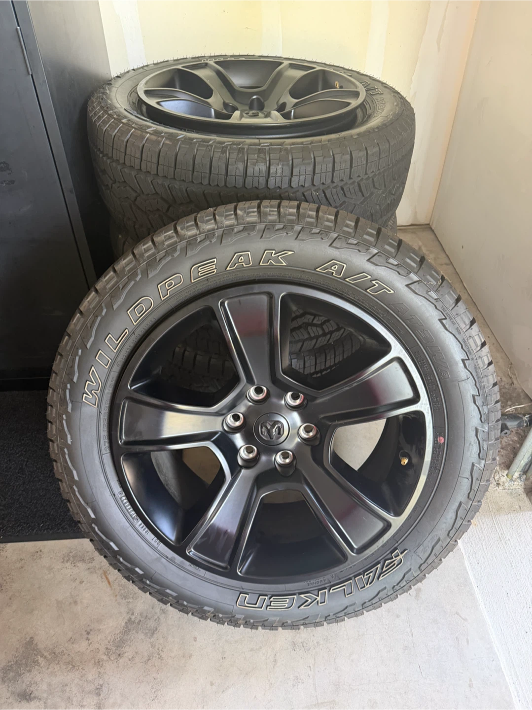 2022 ram 1500 laramie night edition tires and wheels - photo 5
