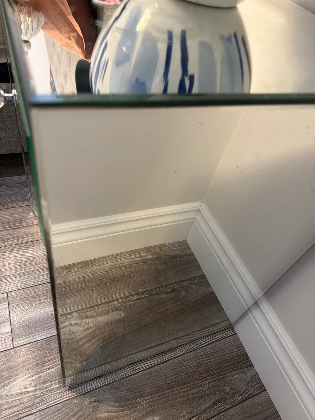 Mirrored heavy bedside table - photo 4