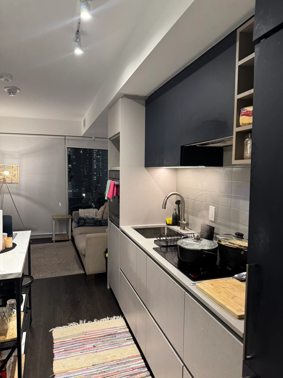 2 bed 1 bathroom for rent - photo 2