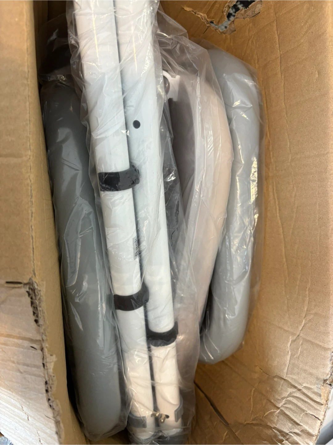 Adjustable Raised Toilet Seat with Handles brand new - photo 5