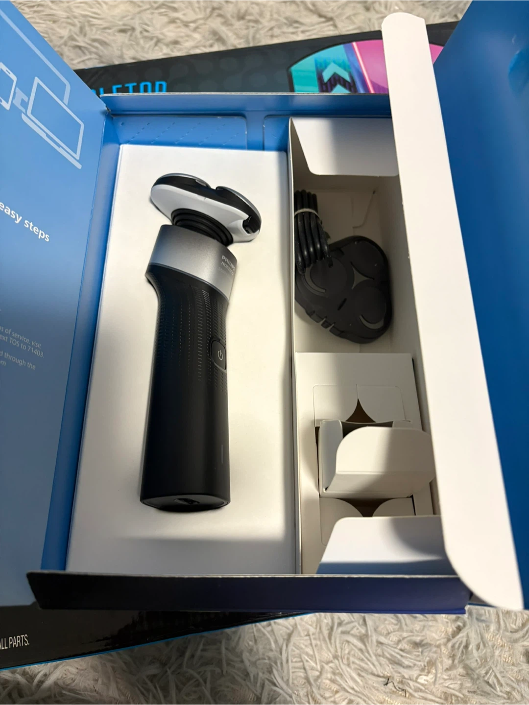 Philips Norelco Shaver 5000X - photo 2