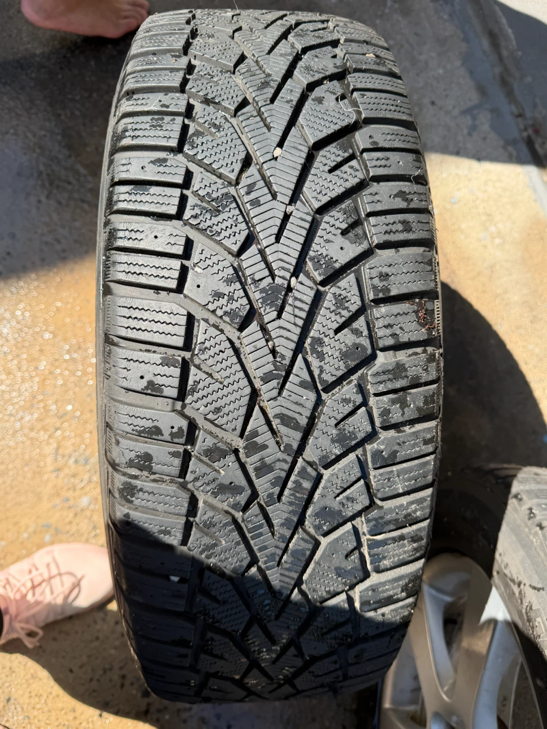 Set of 4 General Altimax Arctic Tires 235/60R18 - photo 2