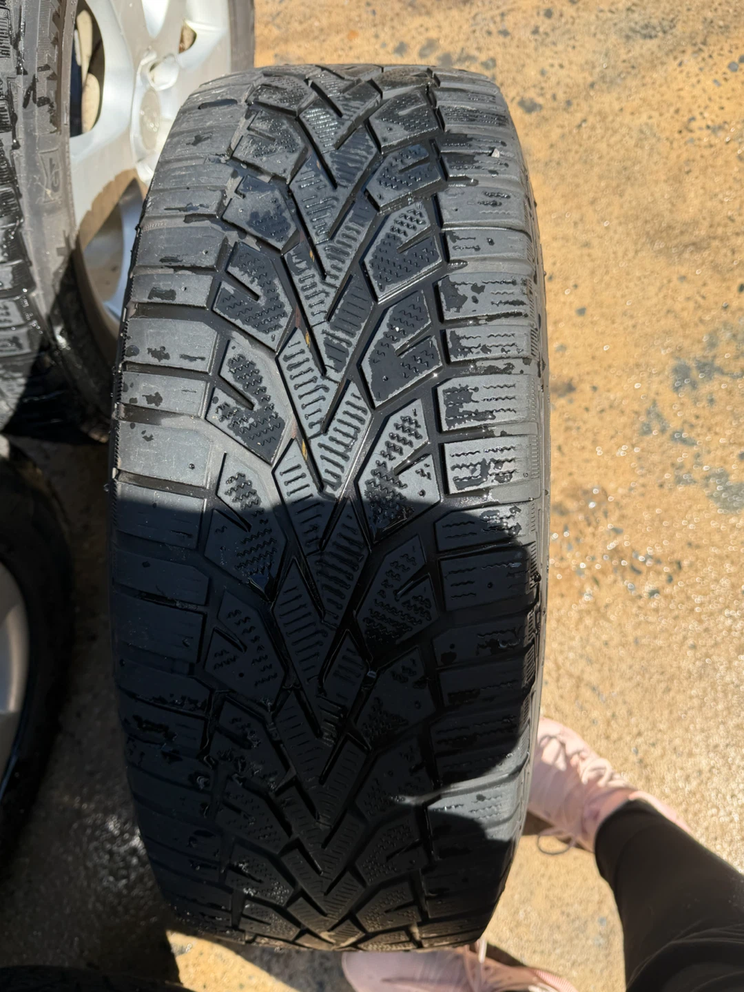 Set of 4 General Altimax Arctic Tires 235/60R18 - photo 3