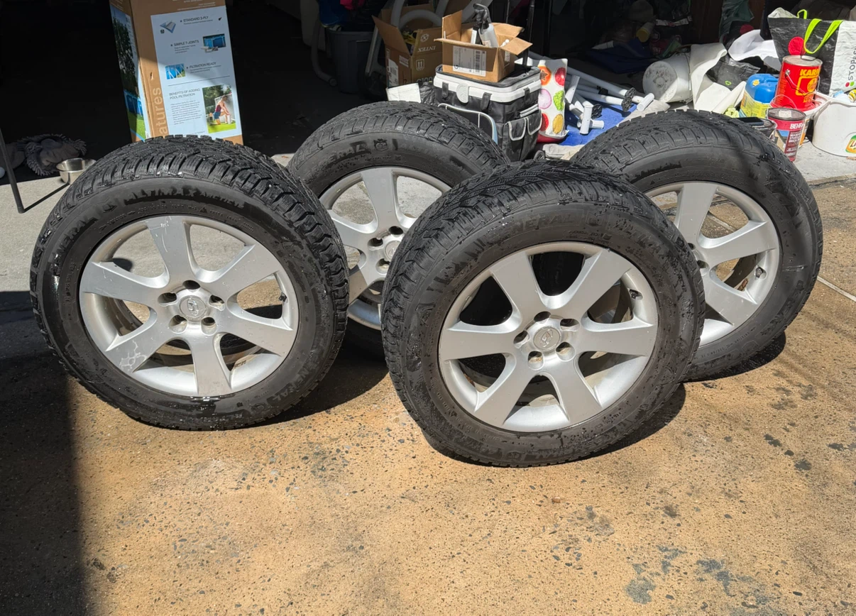 Set of 4 General Altimax Arctic Tires 235/60R18