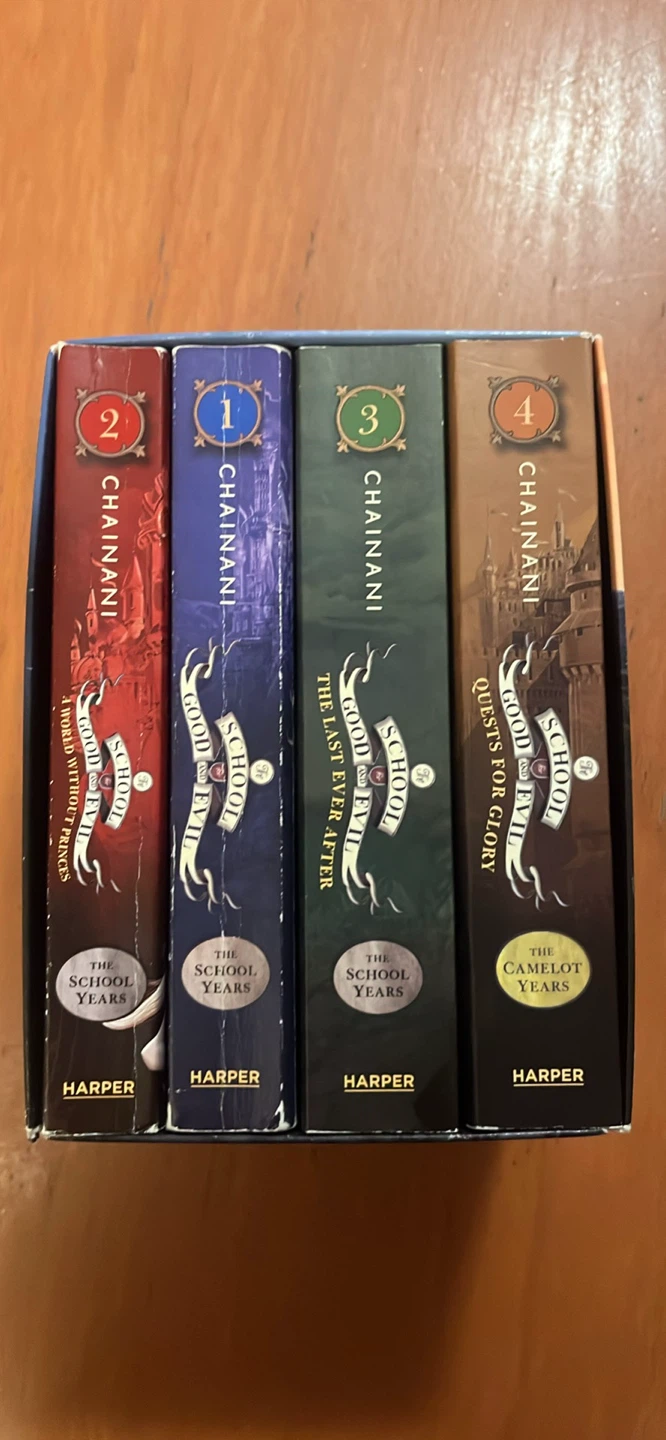 The School for Good and Evil: Books 1-4 Boxed Set