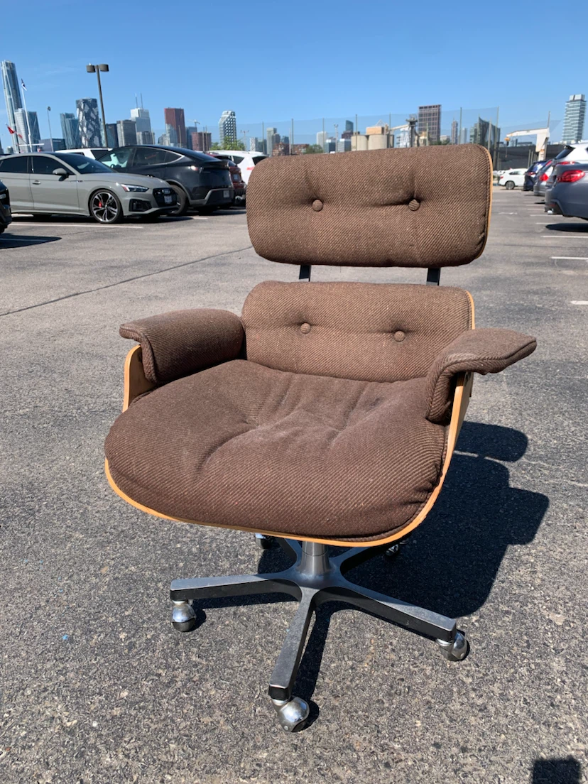 Mid-Century Style Office Chair - Eames inspired
