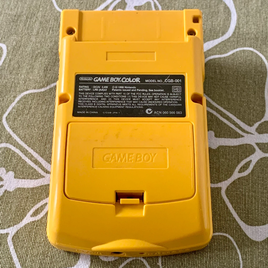 Yellow Nintendo Game Boy Color with Donkey Kong Country - photo 3