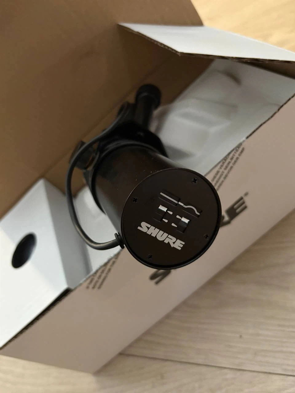Shure SM7B Dynamic Vocal Microphone - photo 3