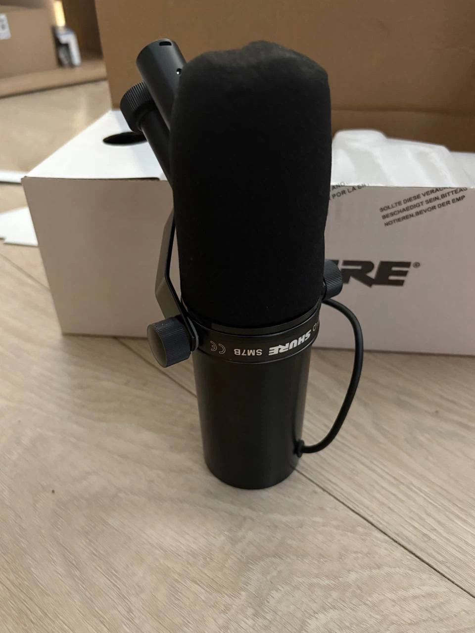 Shure SM7B Dynamic Vocal Microphone - photo 4