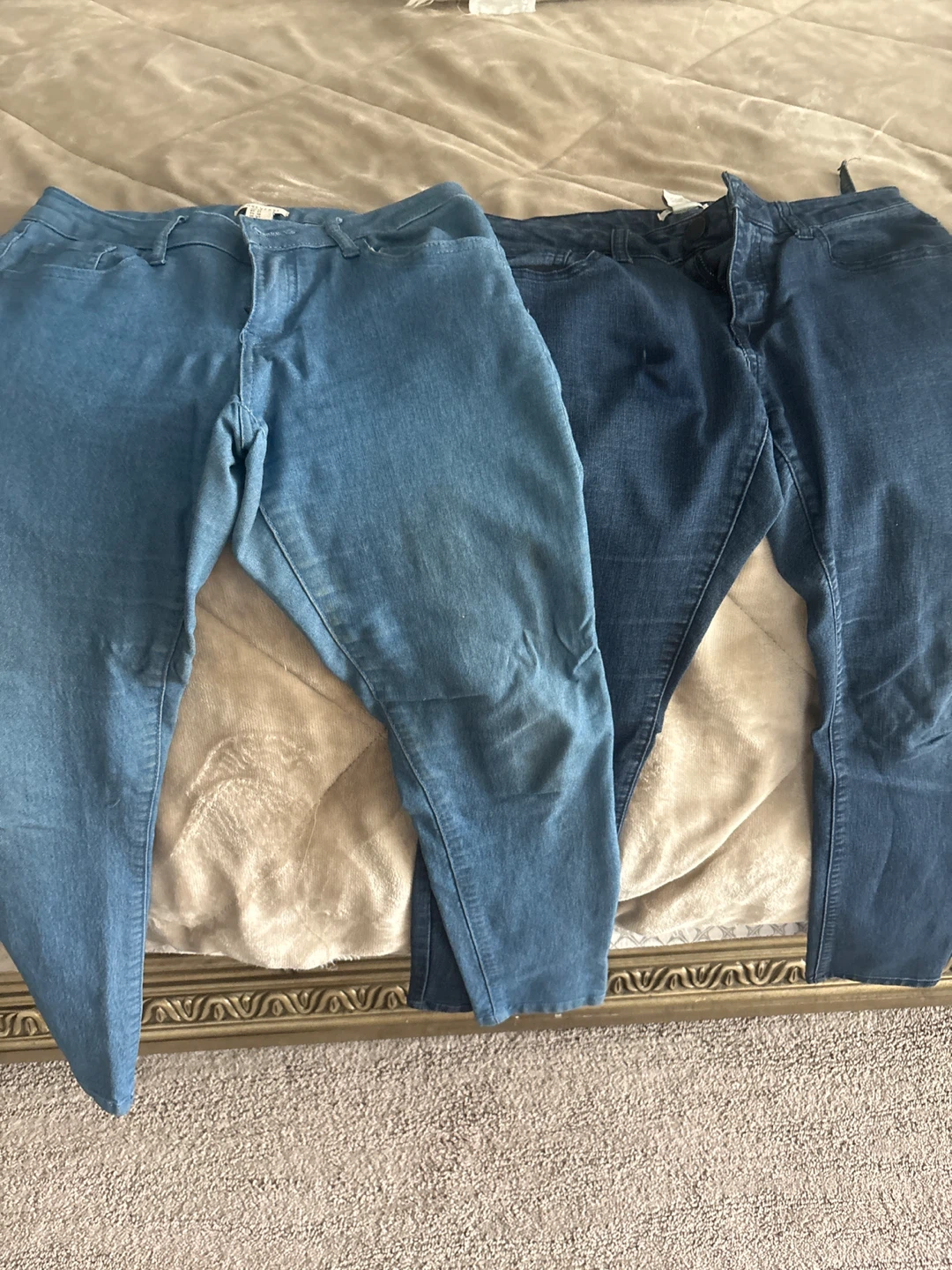Two pairs of Forever 21 skinny jeans