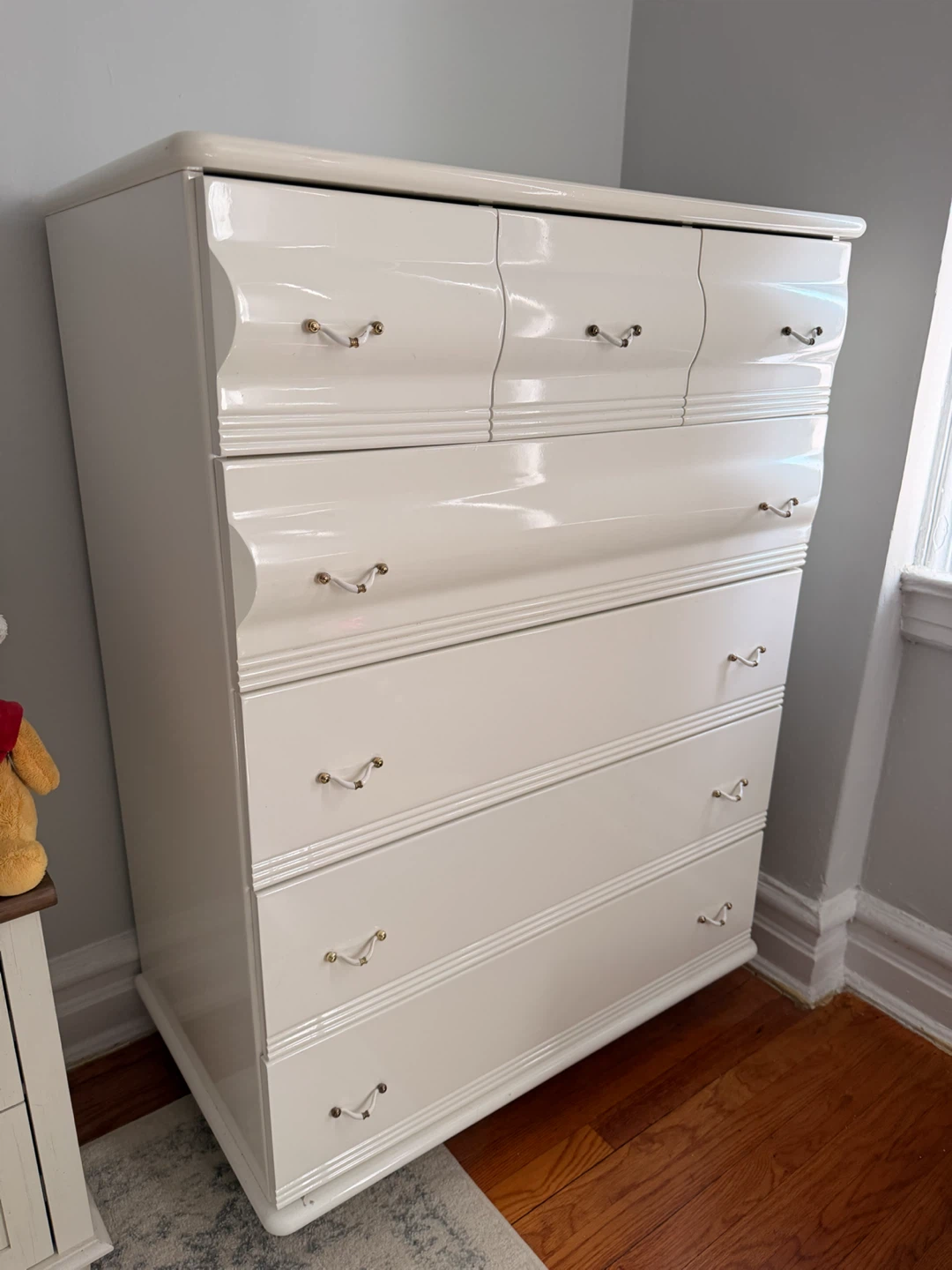 White 6-Drawer Bedroom Dresser