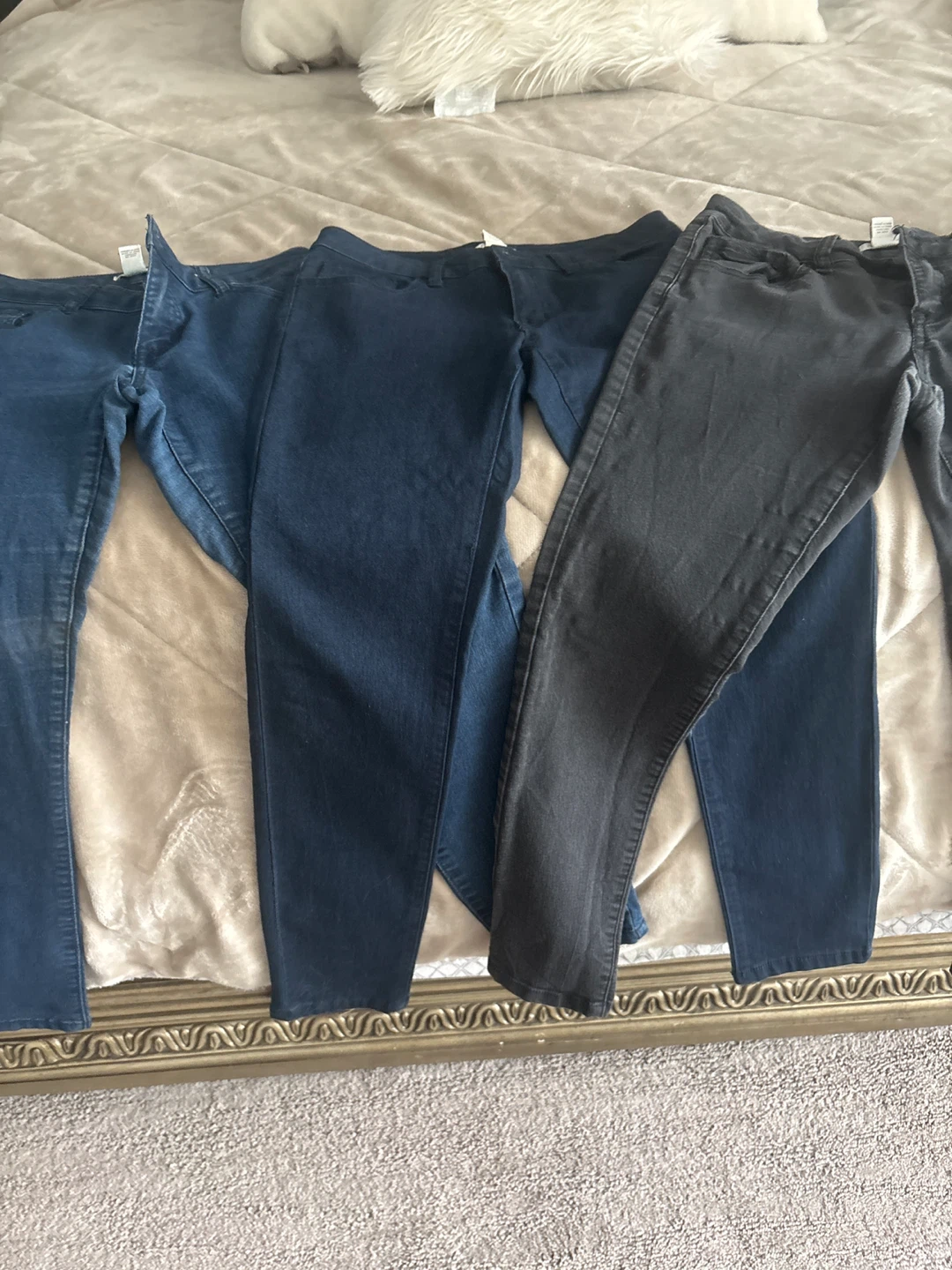 Forever 21 womens jeans  the dark blue are brand new