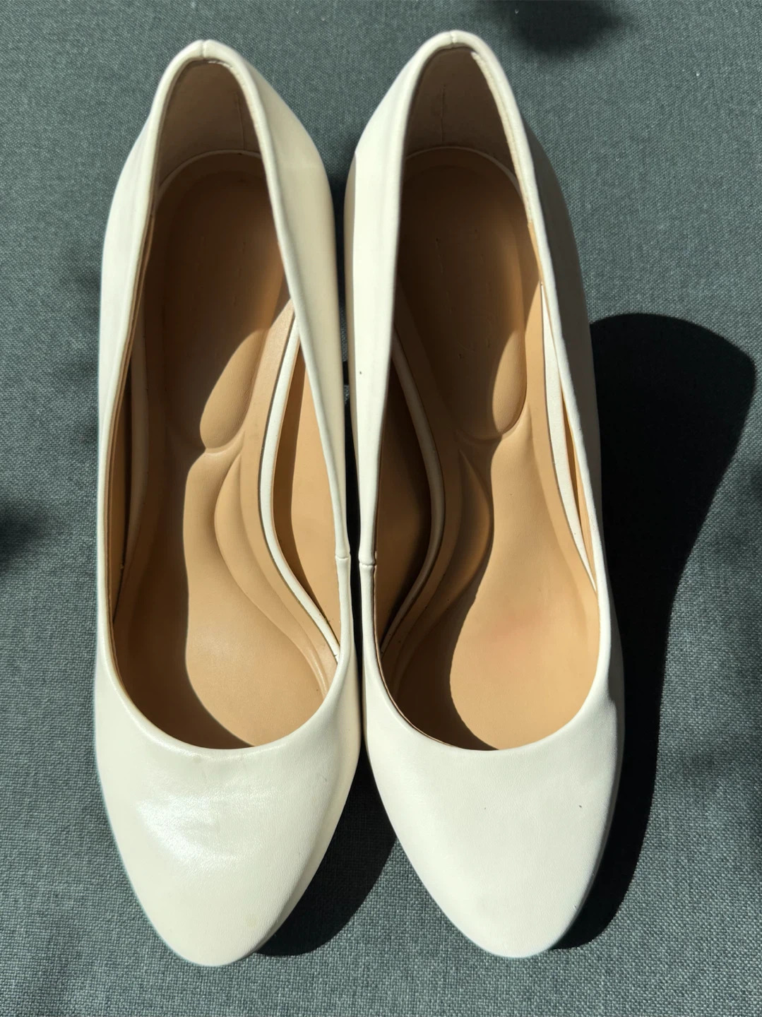 I.N.C. International Concepts White Pumps Size 7M - photo 2