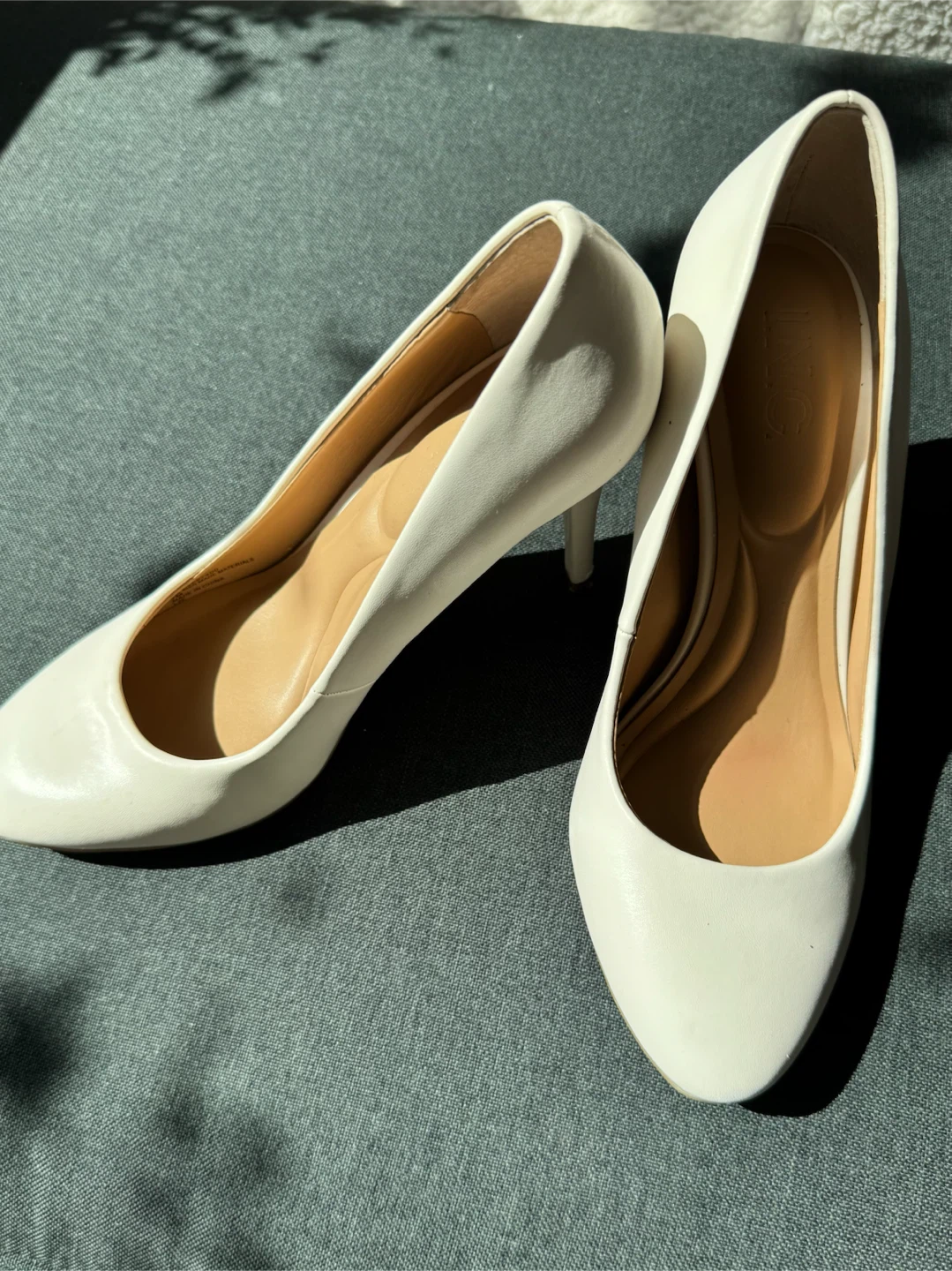I.N.C. International Concepts White Pumps Size 7M - photo 3
