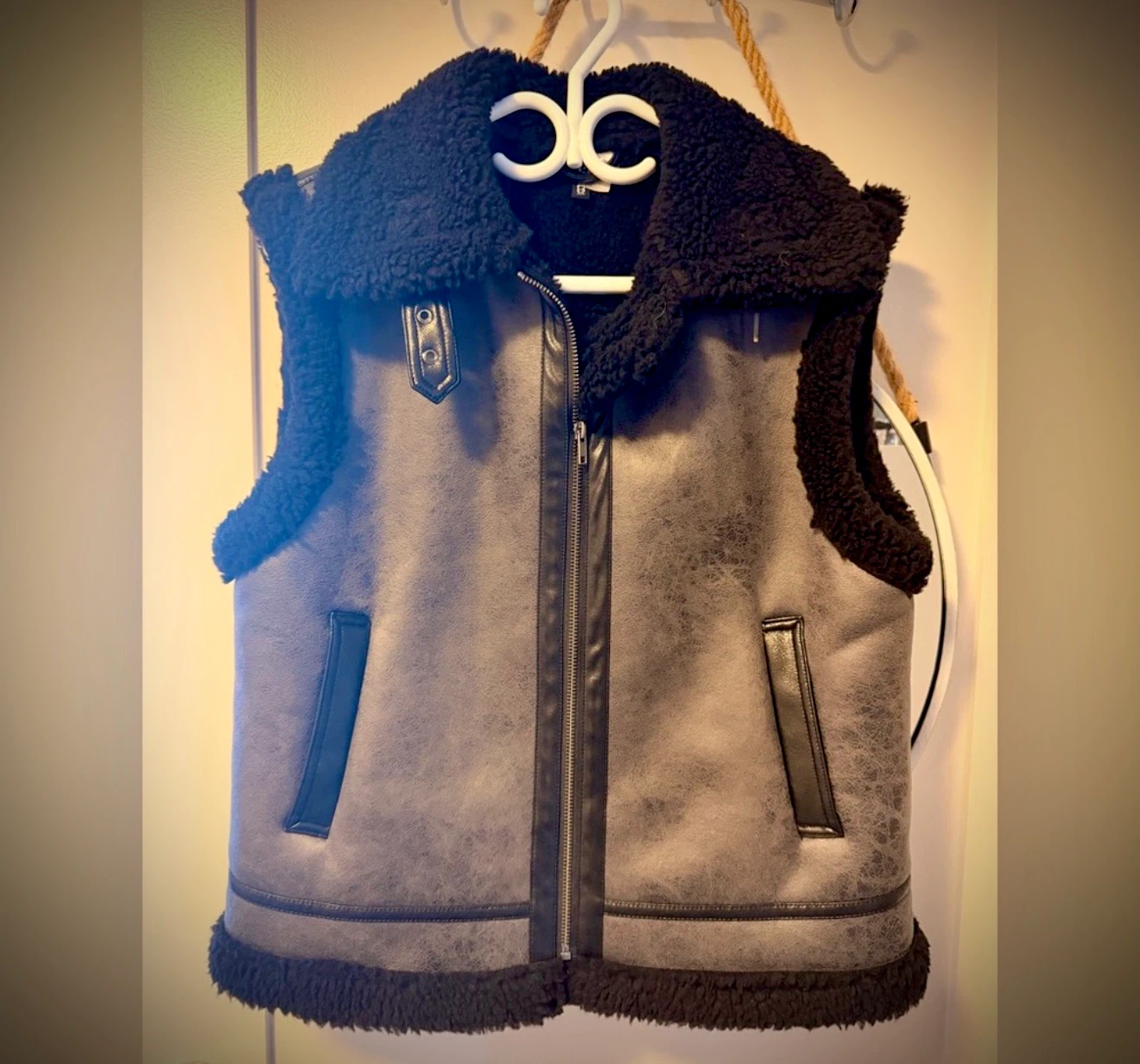 Grey Faux leather and Shearling Vest - photo 2