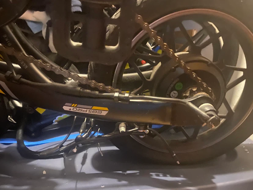 Swagtron EB5 Pro Folding Electric Bike - photo 5