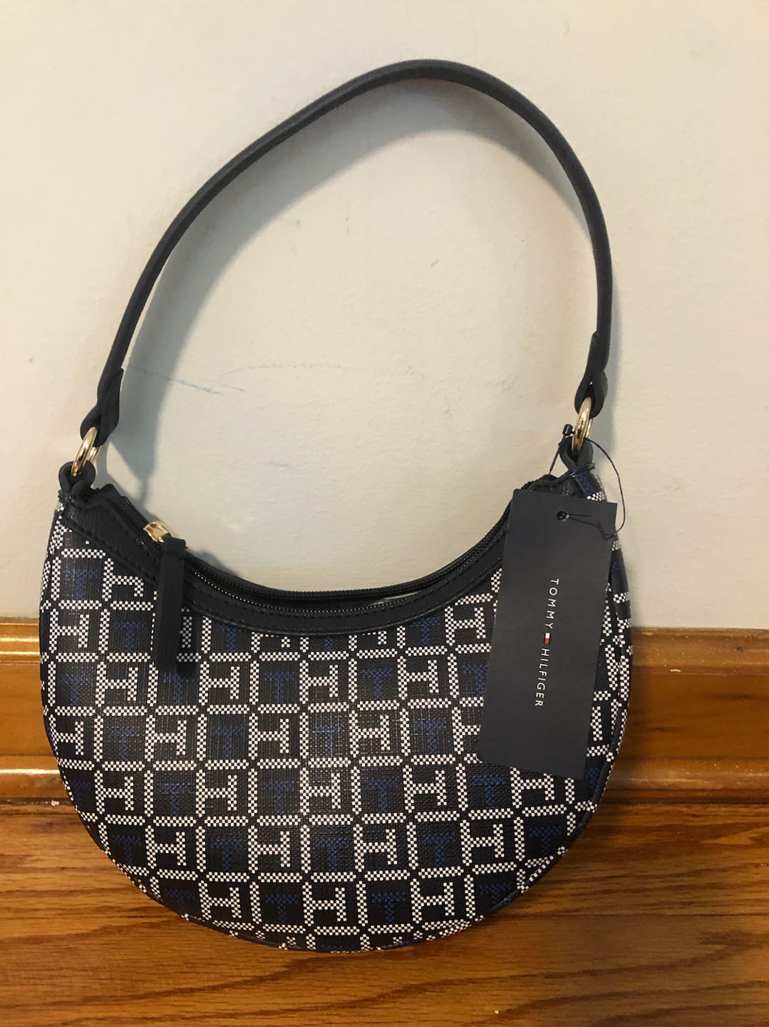 Tommy Hilfiger Monogram Shoulder Bag - photo 2