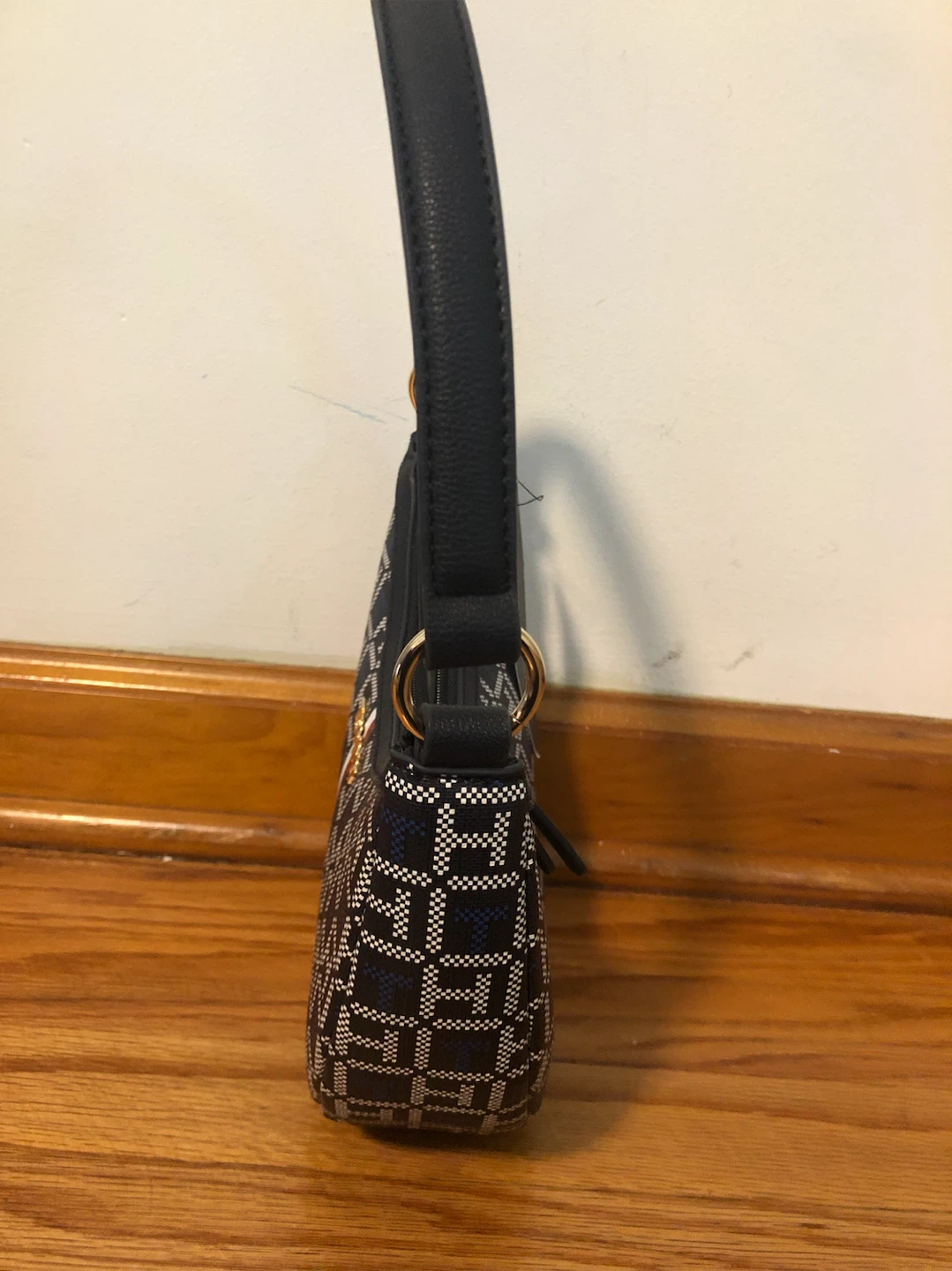 Tommy Hilfiger Monogram Shoulder Bag - photo 3