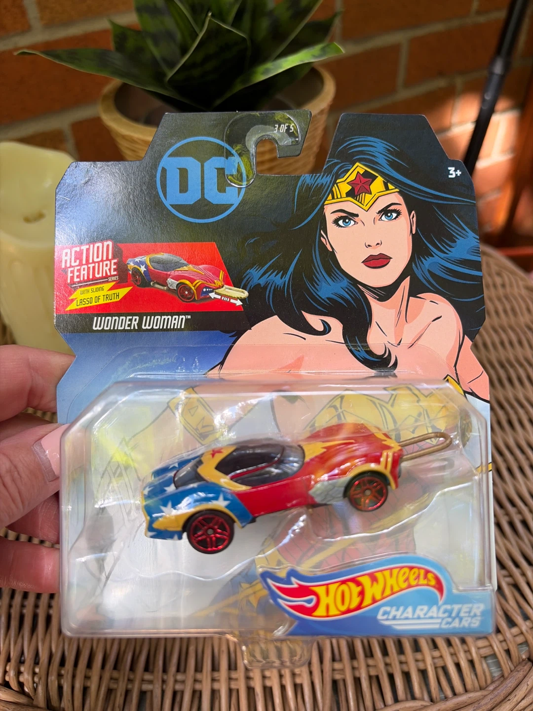 BNNU Hot Wheels Wonder Woman Character Car - photo 2
