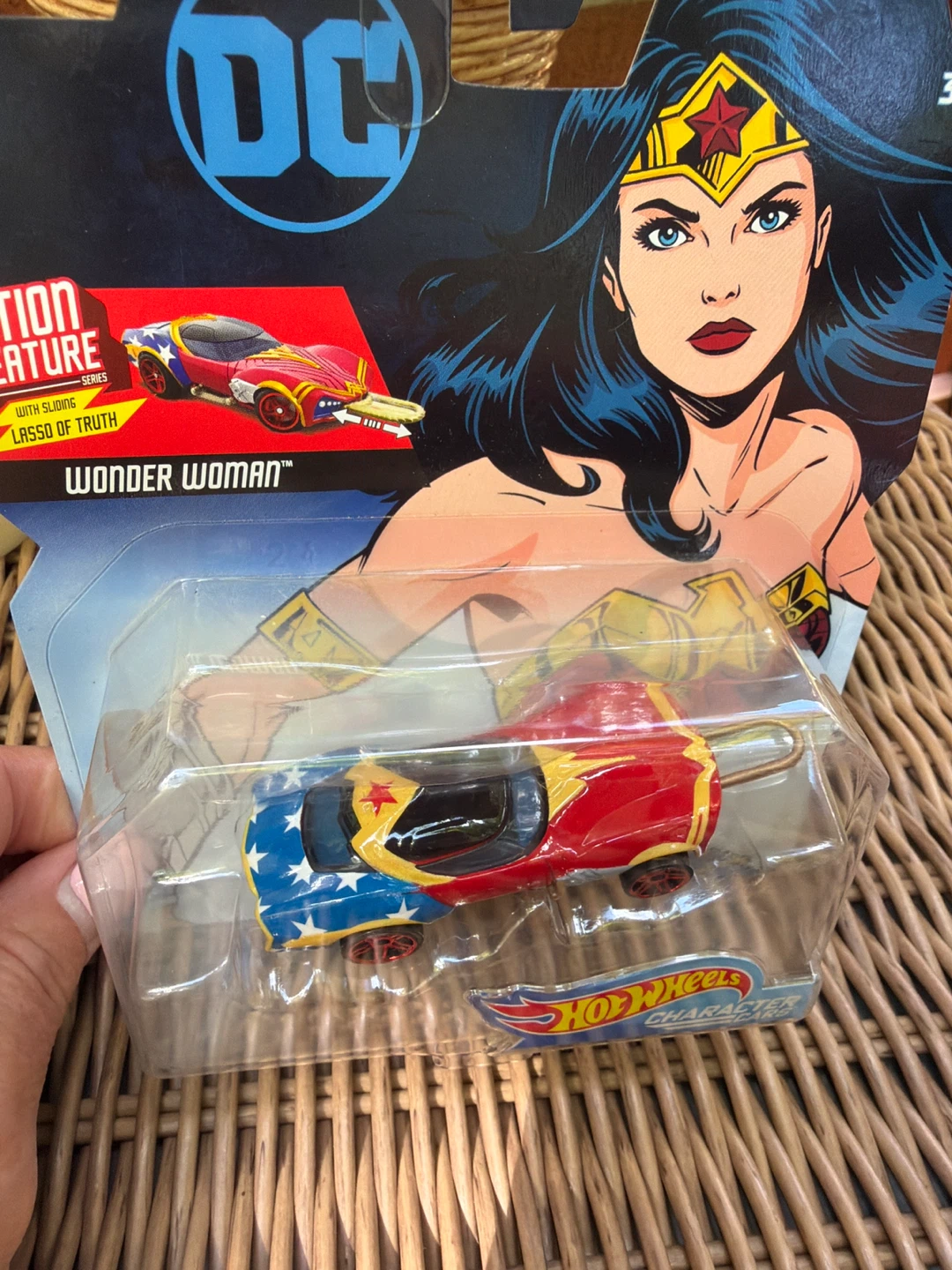 BNNU Hot Wheels Wonder Woman Character Car - photo 5