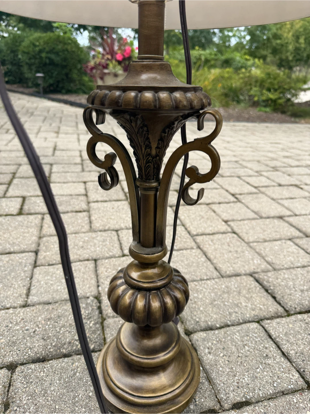 Set of Two Ornate Bronze Table Lamps - photo 5