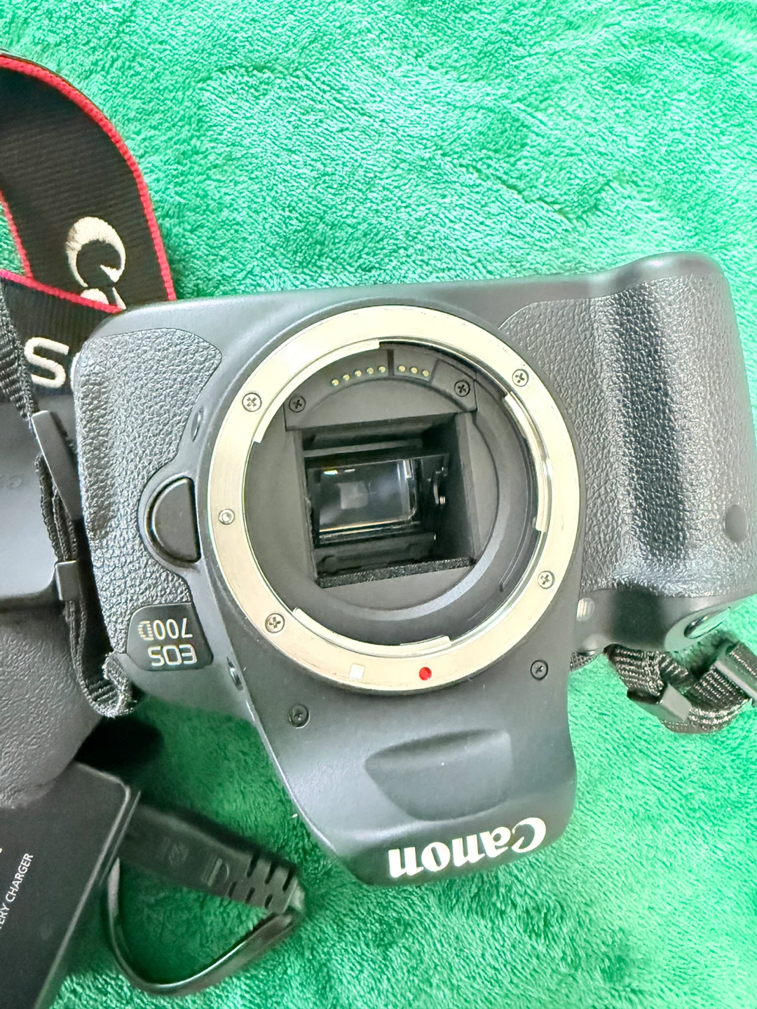 Canon EOS 700D DSLR Camera Kit | 3 Lenses 18-55mm, 55-250mm,50mm - photo 3