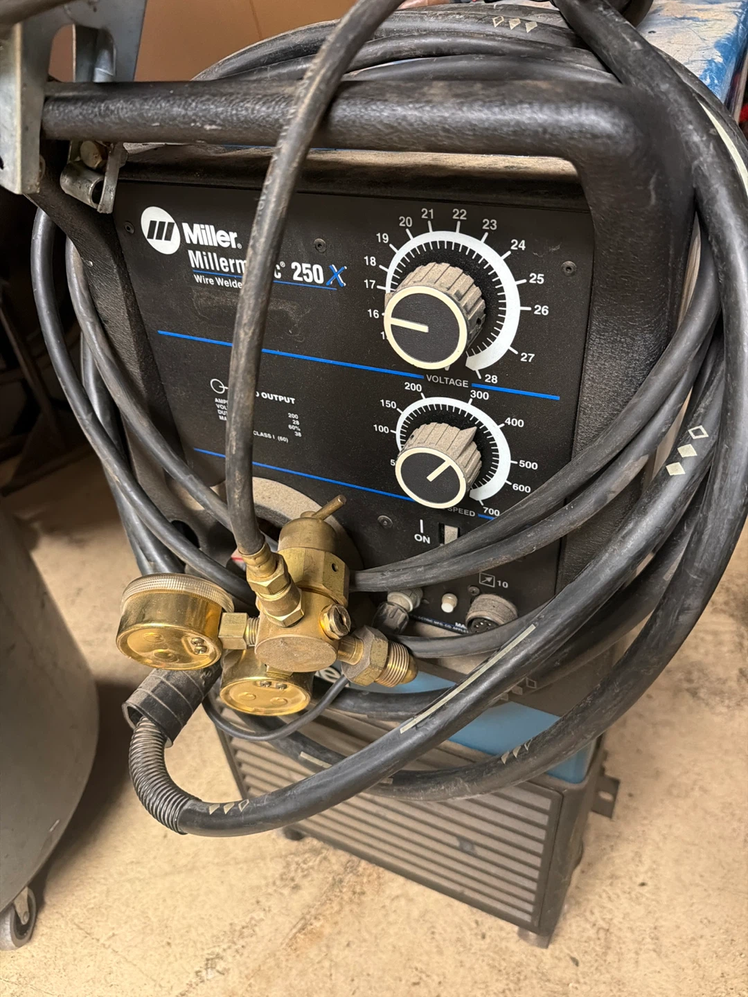 Miller Millermatic 250X Wire Welder - photo 4