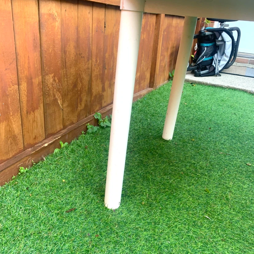 Round Outdoor Patio Table White Garden Deck Table Umbrella Hole - photo 5
