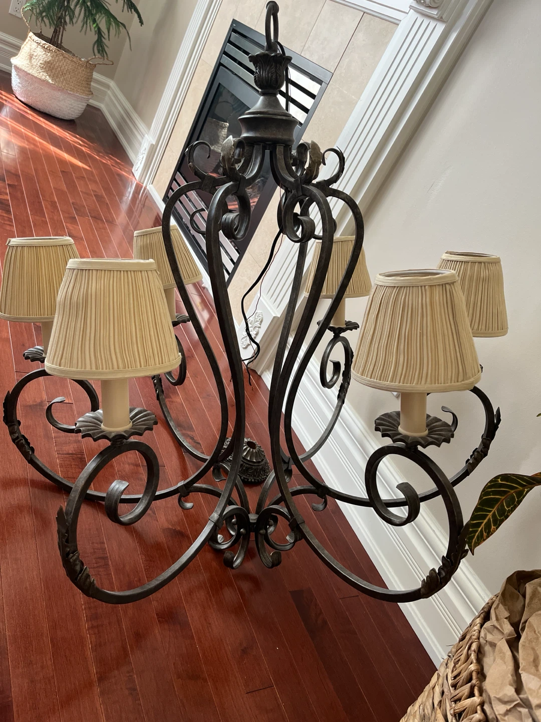 Rustic Metal Chandelier with 6 Shades