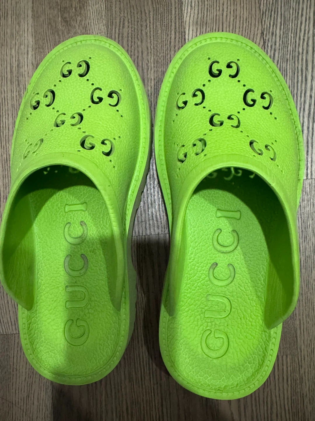 Gucci Rubber Sandals size 7