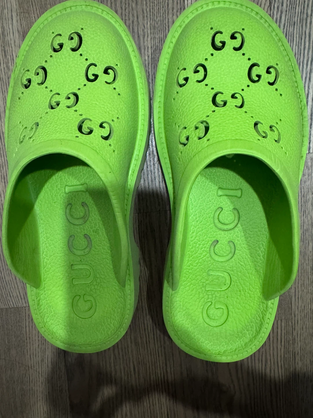Gucci Rubber Sandals size 7 - photo 2
