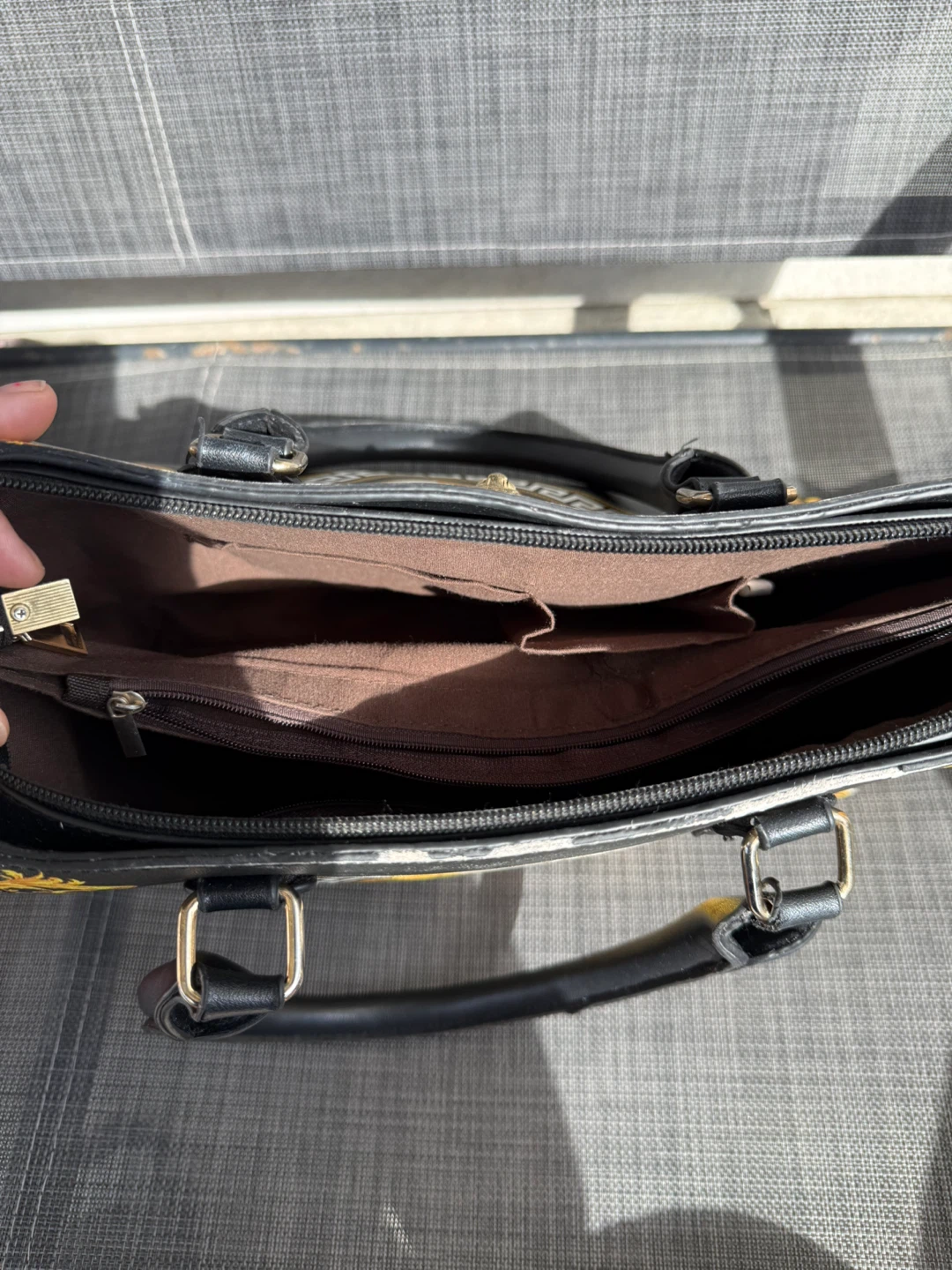 Black and gold purse - photo 3