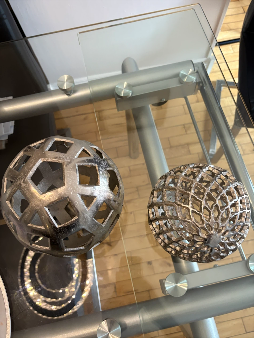 Set of 2 Silver Openwork Decorative Spheres - photo 4