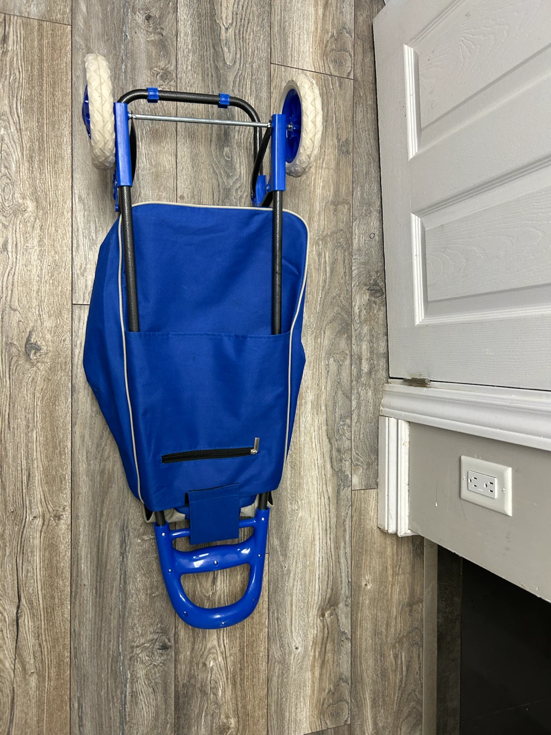 Blue and beige folding shopping trolley - photo 3