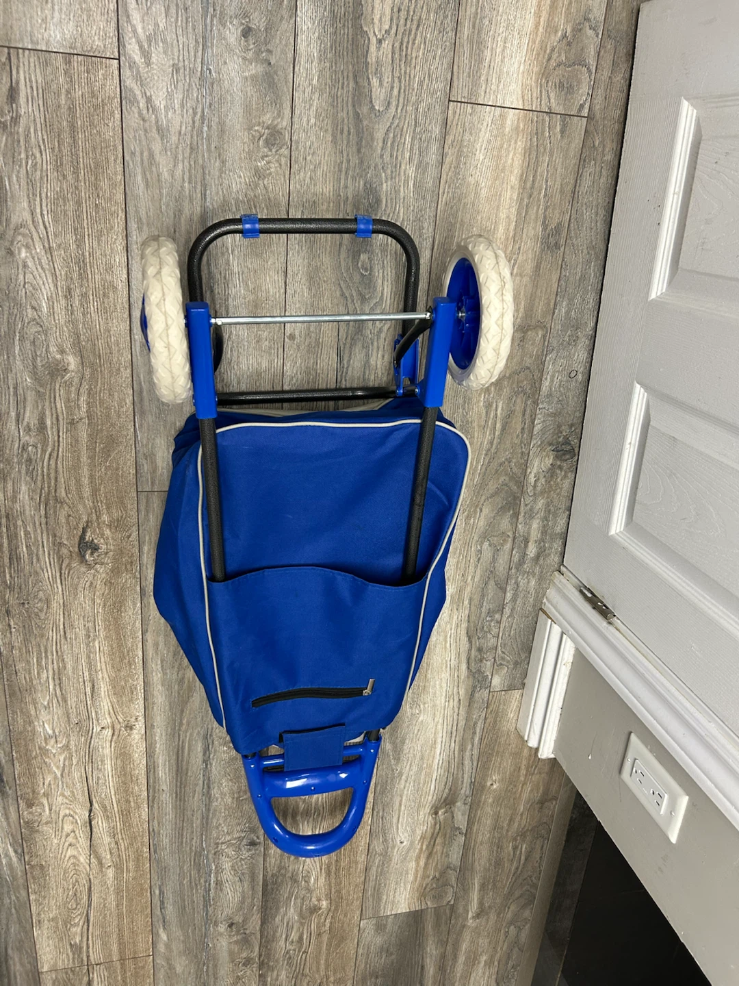 Blue and beige folding shopping trolley - photo 4