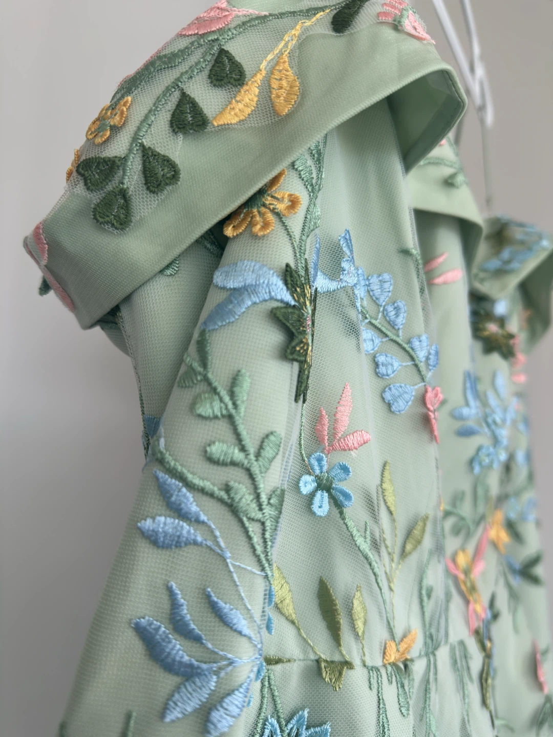Evangeline 3D Maxi Dress Light Green - photo 5