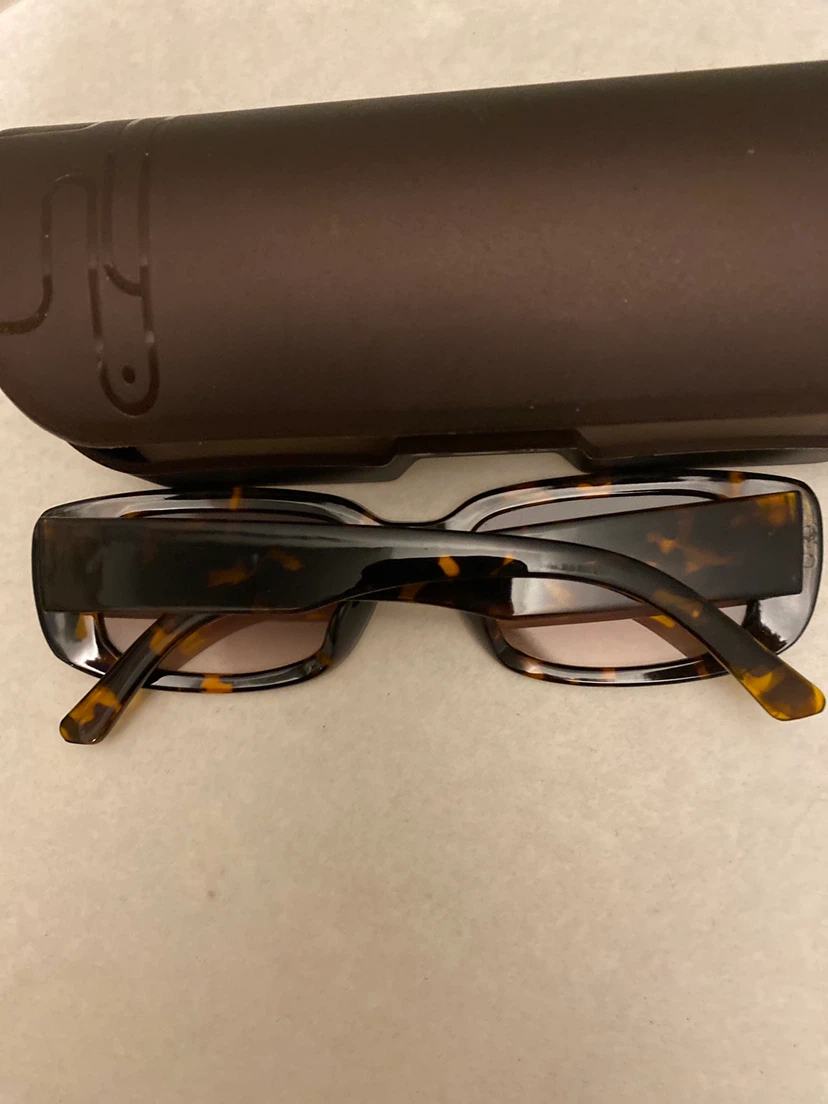 Tortoiseshell Rectangular Sunglasses with Case - photo 3