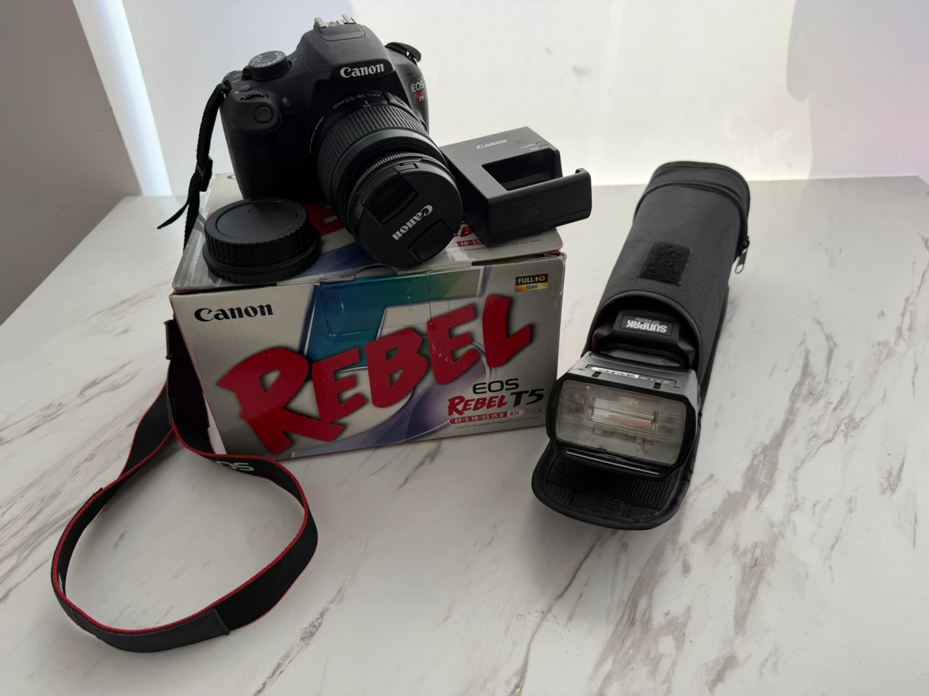 Canon EOS Rebel T5 DSLR Camera Kit with Sunpak Flash