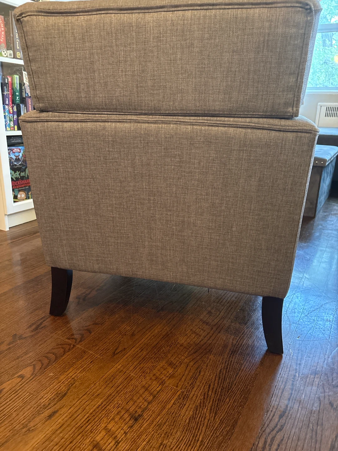 Grey Button-Tufted Accent Chair - photo 2