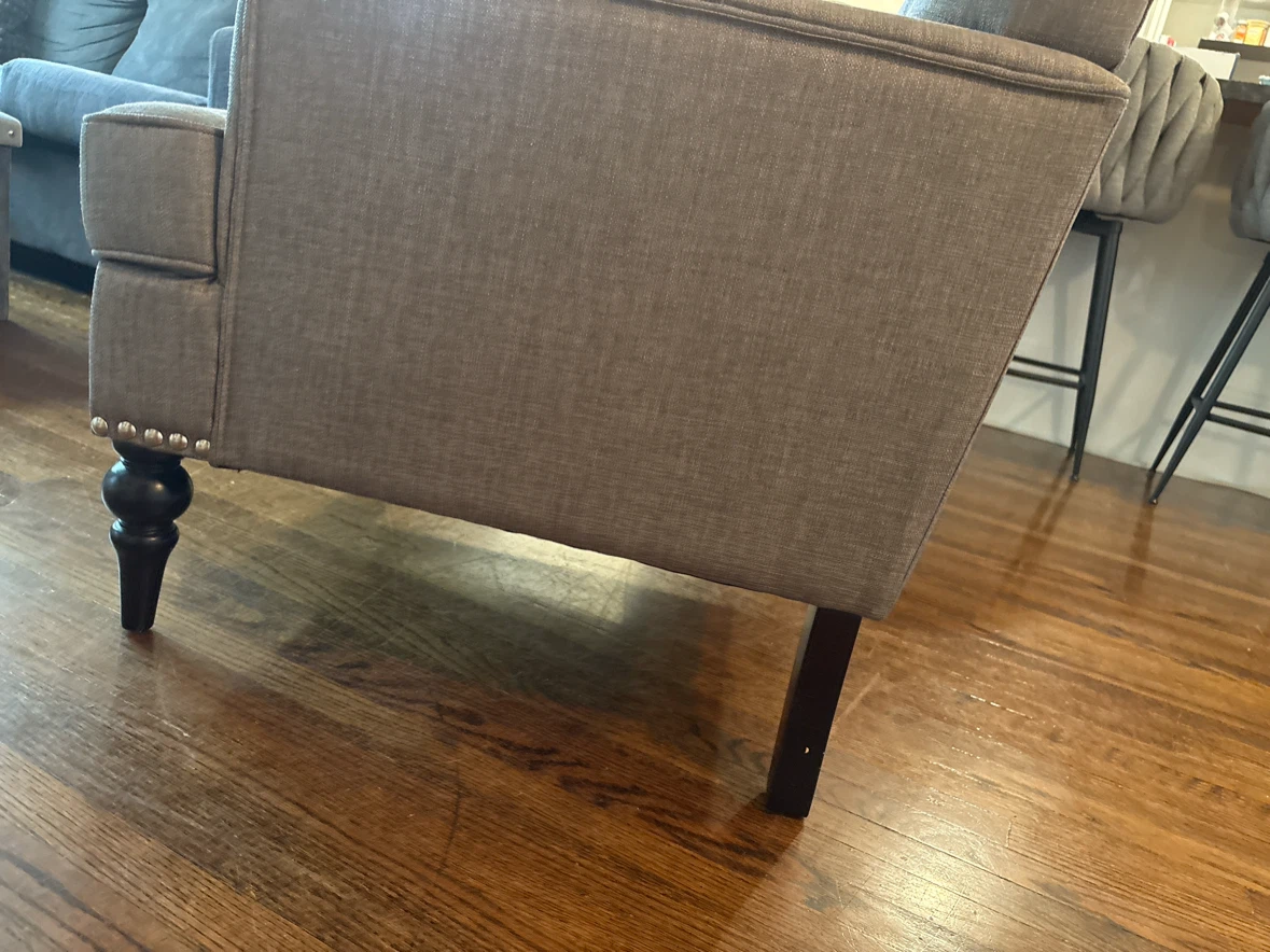 Grey Button-Tufted Accent Chair - photo 3