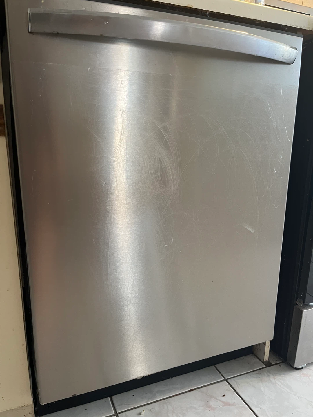Frigidaire Gallery Stainless Steel Dishwasher - photo 2