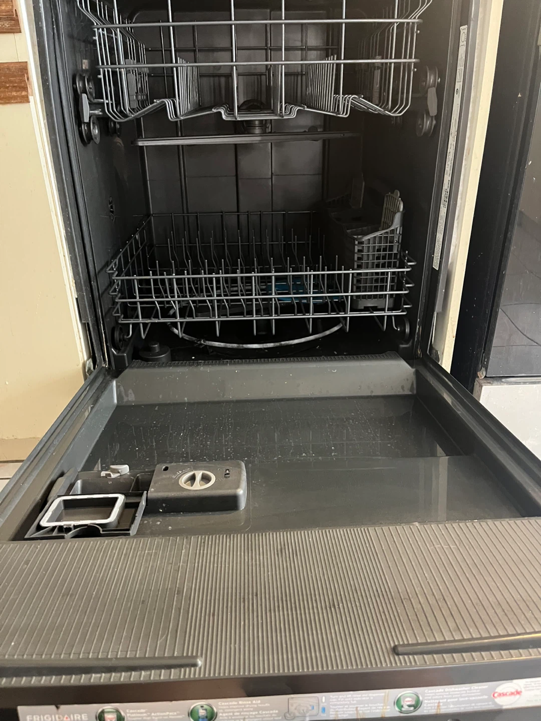 Frigidaire Gallery Stainless Steel Dishwasher - photo 3