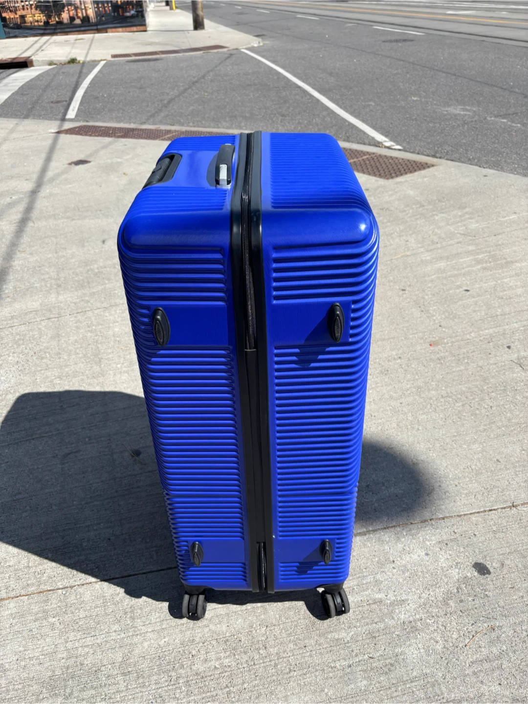 Tucci hard-shell suitcase in royal blue - photo 5