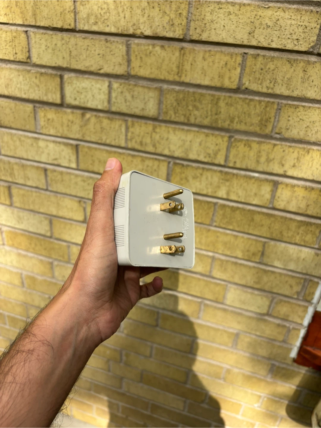 Wall Tap 6-Outlet Adapter in good working condition - photo 4