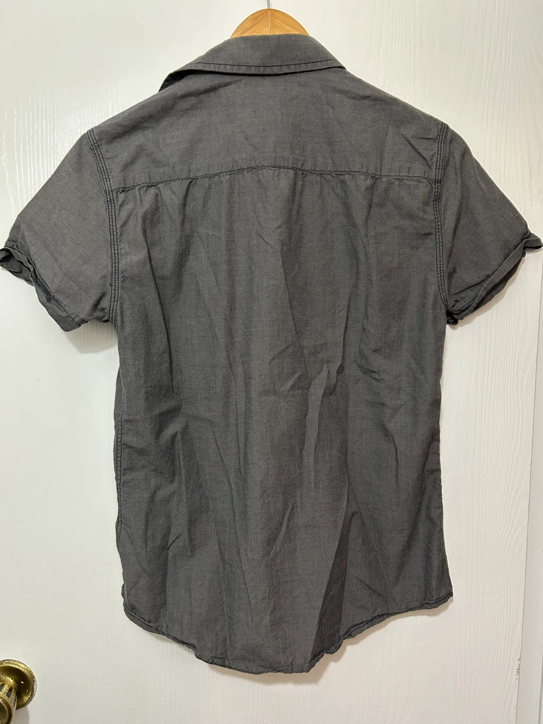 GUESS Grey Short Sleeve Button-Down Shirt - photo 2