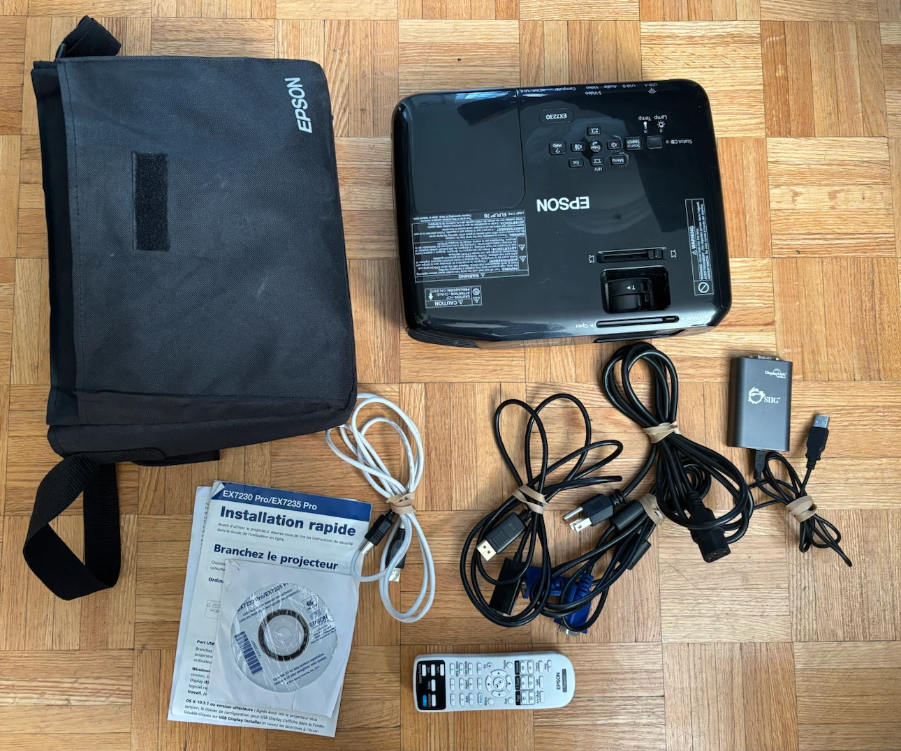 Epson EX7230 Pro Projector with Carrying Case and Cables