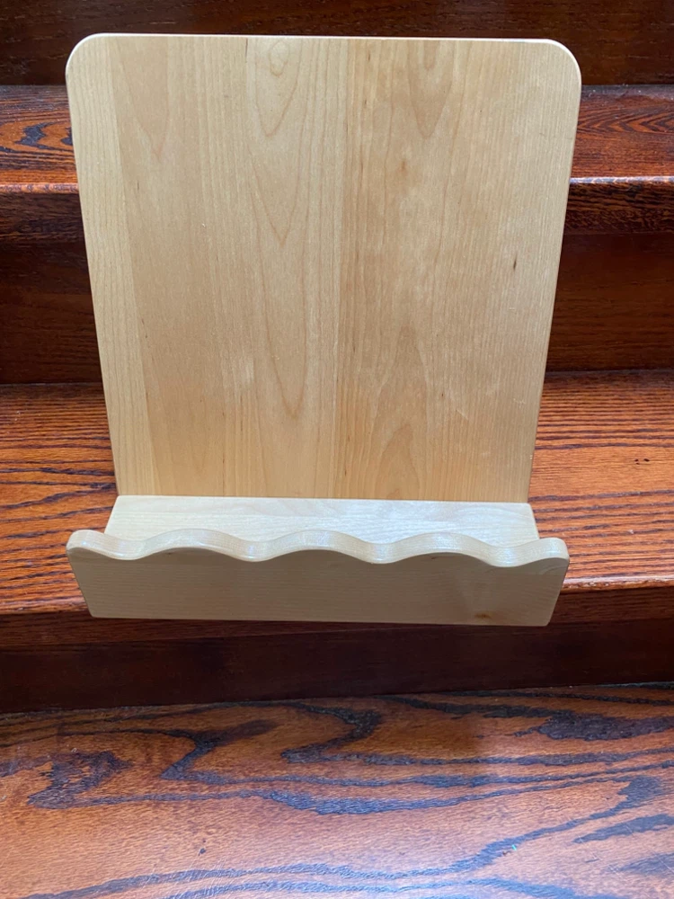 Slirike Scalloped Wooden Cookbook Stand
