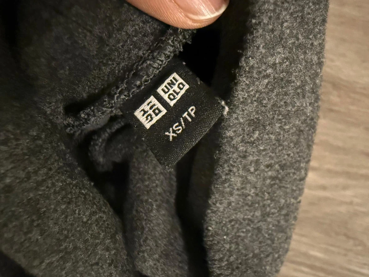 Uniqlo Grey Long Sleeve Turtle Neck - photo 2